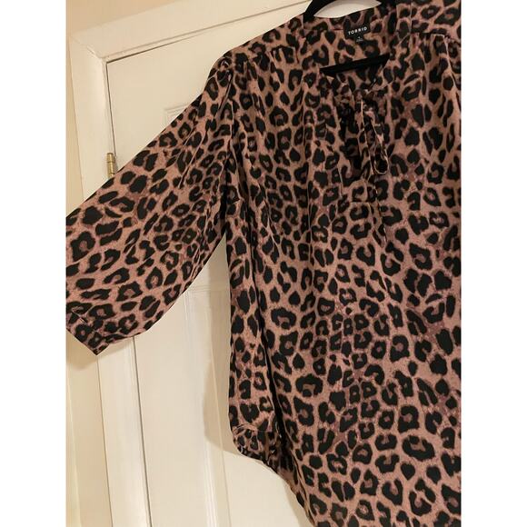 Torrid animal print 3/4 sleeve blouse size 1X - Picture 3 of 6